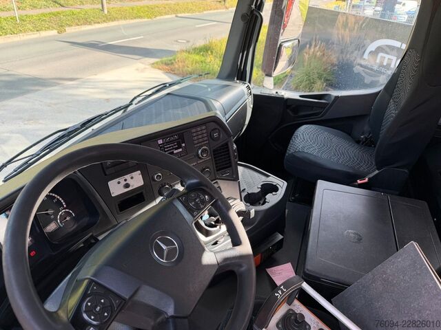 Τρίπλευρο ανατρεπόμενο φορτηγό MERCEDES-BENZ Arocs 2642 6x4 Meiller Kipper KRAN FUNK