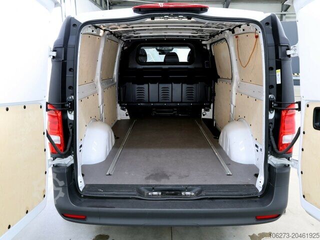 Anpassad skåpbil Mercedes-Benz Vito116CDI KA lang,Automatik,Klima,Tempomat