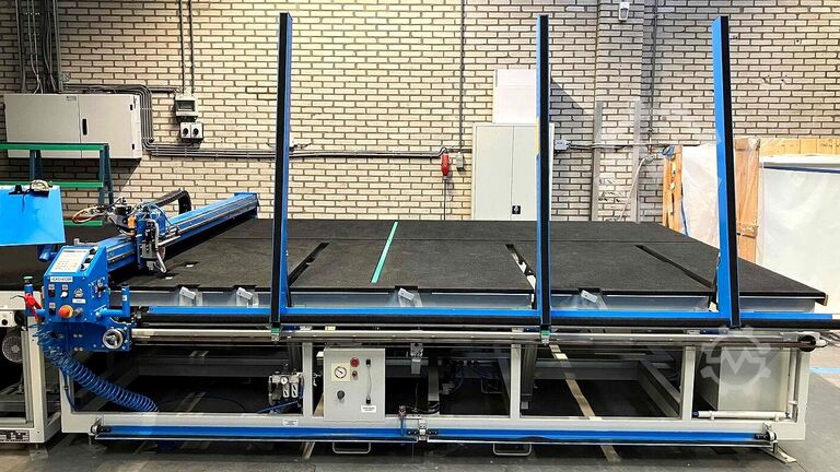 Glasskärbord med LOW-E kvarn Hegla Easycut 3326C + LKAT 2222