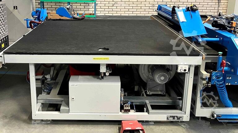 Glasskärbord med LOW-E kvarn Hegla Easycut 3326C + LKAT 2222