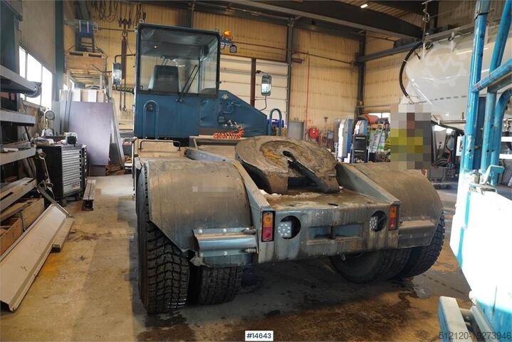 Terminal-Traktor Sisu 2139 4x4 Terminal truck. Watch video!
