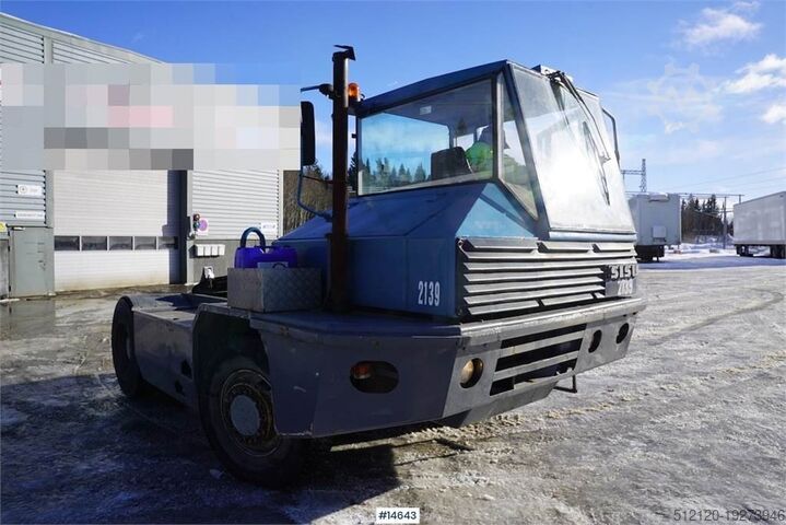 Terminal-Traktor Sisu 2139 4x4 Terminal truck. Watch video!