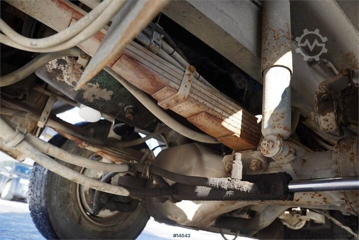 Terminal-Traktor Sisu 2139 4x4 Terminal truck. Watch video!