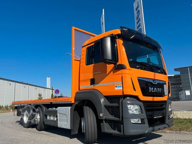 Ciężarówka z płaską platformą MAN TGS 26.430/Pritsche6,10m/Lenkachse/ADR/NL16,4 to
