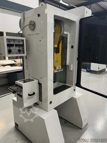 Mașină automată de perforat Schaal SEP40