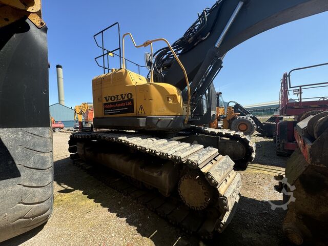 Graafmachine VOLVO ECR 305 CL