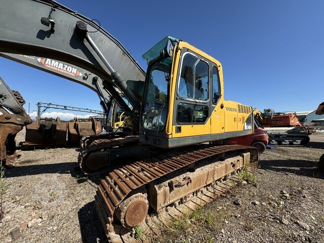 Excavator VOLVO EC 240B LC