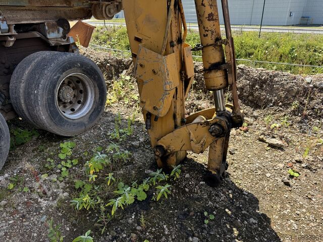 Excavator VOLVO EC 240B LC