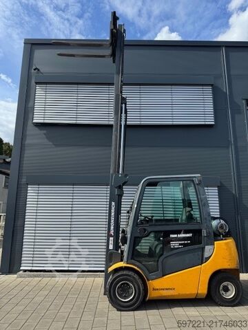 Wózki widłowe LPG Jungheinrich TFG 425 Triplex 5.000 mm