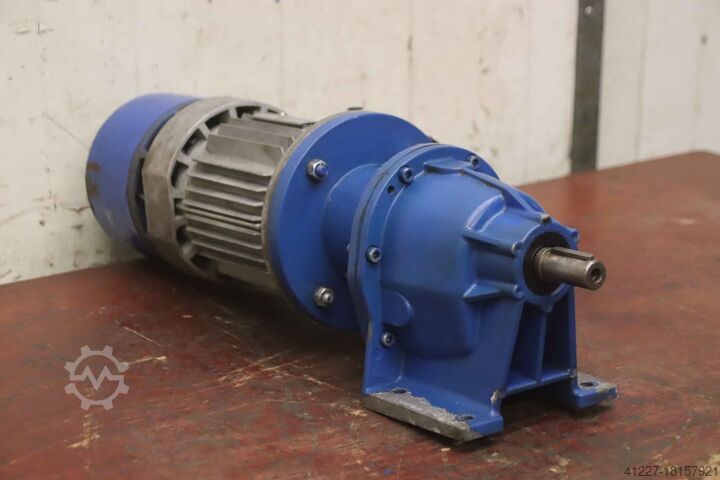 Motorreductor 0,25 kW 120 tpm MGM BA 71A4