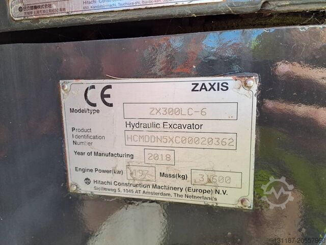 Pelle sur chenilles Hitachi ZX 300 LC-6