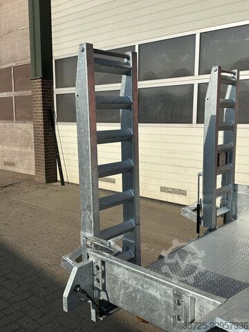Machine transporter  