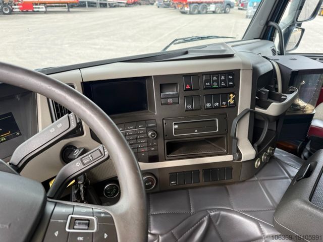 Driezijdige kipper VOLVO FM 500 8x4 Pushertridem 3 Way Tipper / Kipper