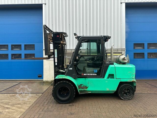 VS-22526 LPG triplex 5 tons gaffeltruck Mitsubishi FG50K med 2 gaffelspreder MITSUBISHI FG50K 2