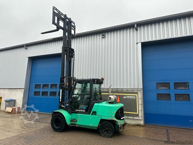 VS-22526 LPG triplex 5 tons gaffeltruck Mitsubishi FG50K med 2 gaffelspreder MITSUBISHI FG50K 2