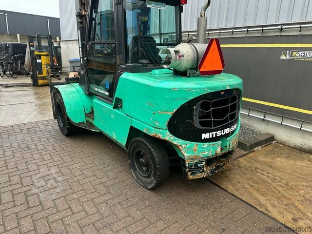 VS-22526 LPG triplex 5 tons gaffeltruck Mitsubishi FG50K med 2 gaffelspreder MITSUBISHI FG50K 2