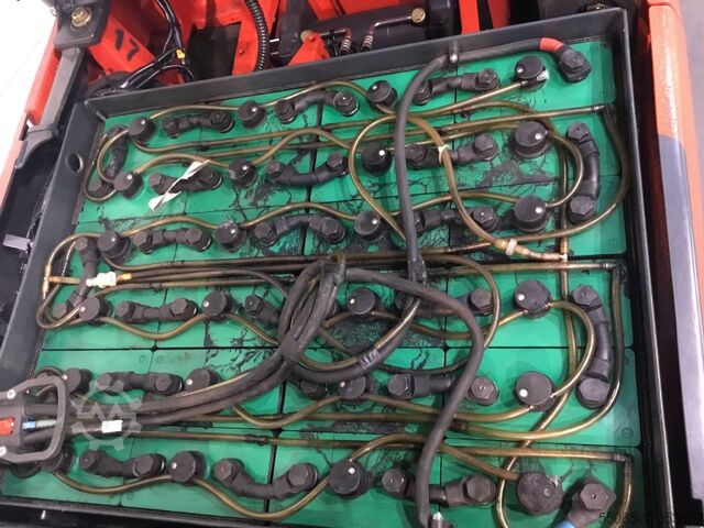 Stivuitor electric cu 4 roți Linde E20PH-02