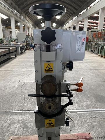 Camam ZS enkele riffelmachine voor rechte en ronde elementen Camam ZS