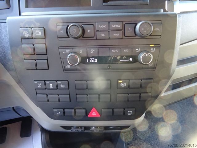 Autocamion transport băuturi MAN 26.320 TGM*8m SafeServer*Lift/Lenk*2,5to LBW*NEU