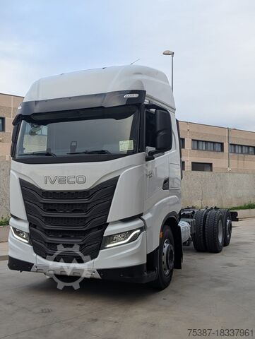 Truck chassis Iveco XWAY580