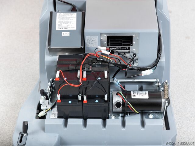 Hako B500 veegmachine NIEUWE BATTERIJEN Hako Sweepmaster B500 - 2016y - NEW BATTERIES