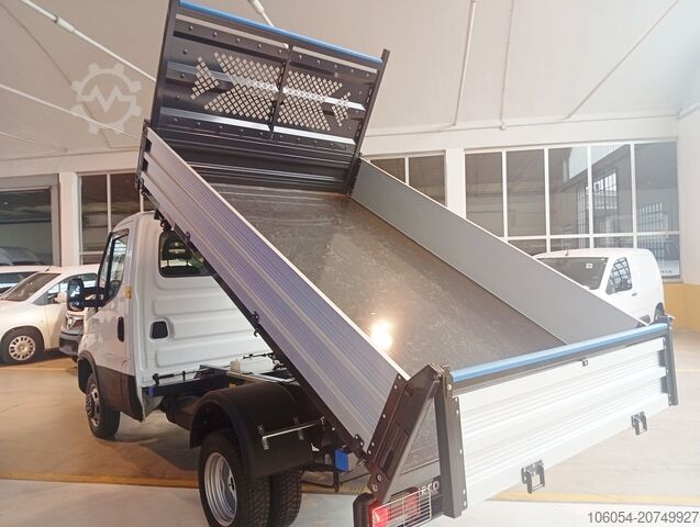 τρίπλευρο ανατρεπόμενο φορτηγό Iveco Daily 35