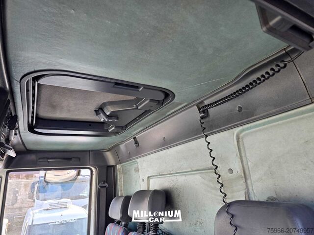 Kamion sa platformom i ceradom IVECO EUROCARGO 150E24 TECTOR KM 392000 M 9,80