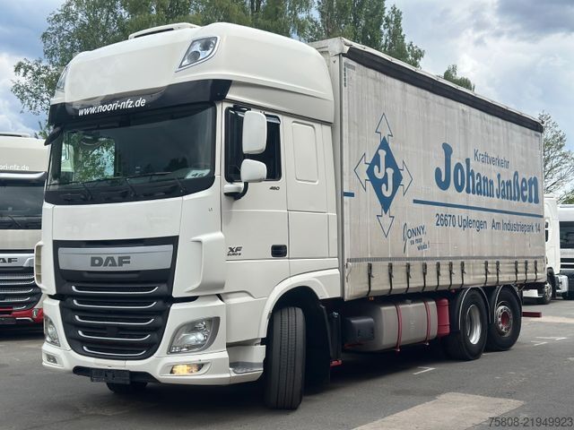 Valníkový nákladní automobil s plachtou DAF XF460 6x2 Plane Retarder Stapler Lenk Edscha