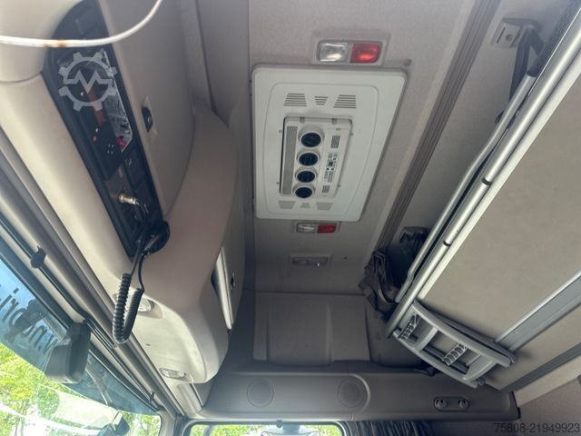Valníkový nákladní automobil s plachtou DAF XF460 6x2 Plane Retarder Stapler Lenk Edscha
