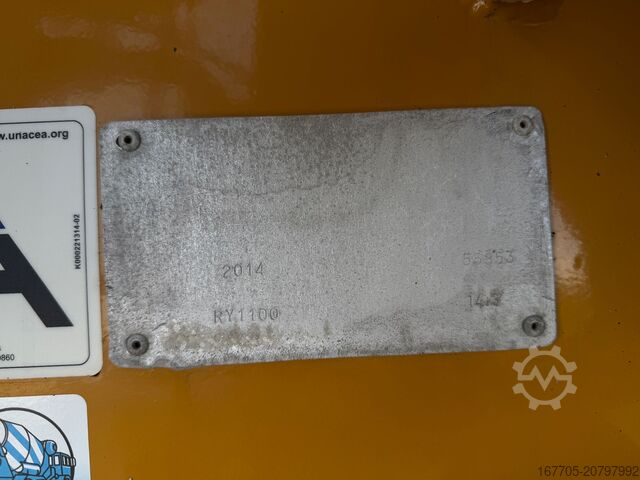 Concrete mixer truck Astra HD9 84.48