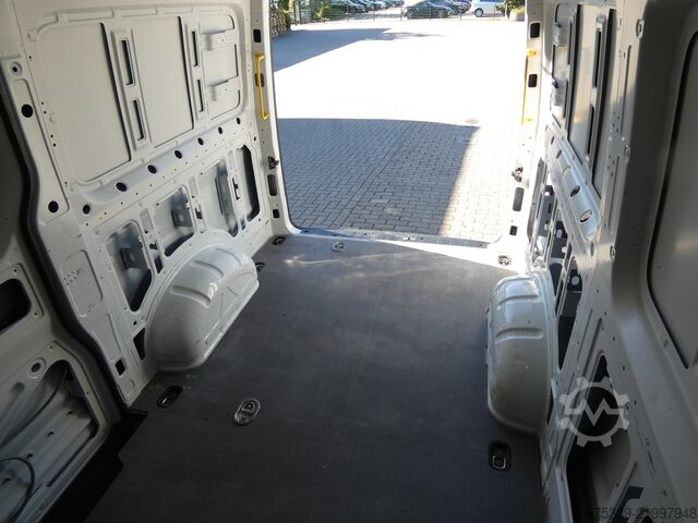 Magas tetős furgon VW Crafter  35L2H2 177PS Automatik ACC