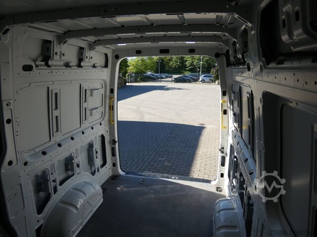 Magas tetős furgon VW Crafter  35L2H2 177PS Automatik ACC