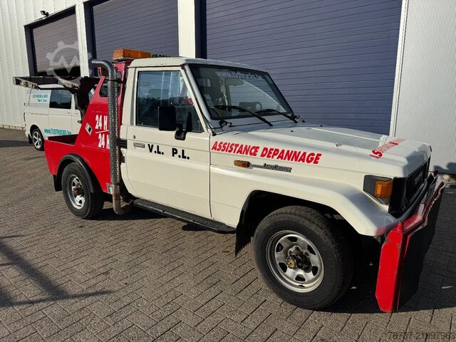 Veicolo di recupero Toyota LANDCRUISER **RECOVERY TRUCK-WINCH**