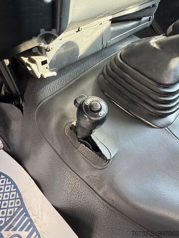 Veicolo di recupero Toyota LANDCRUISER **RECOVERY TRUCK-WINCH**