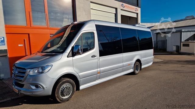 Minibus MERCEDES-BENZ 519 und 517 Glasdach XXL 20 Sitze Stock