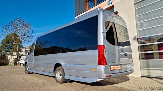 Minibus MERCEDES-BENZ 519 und 517 Glasdach XXL 20 Sitze Stock