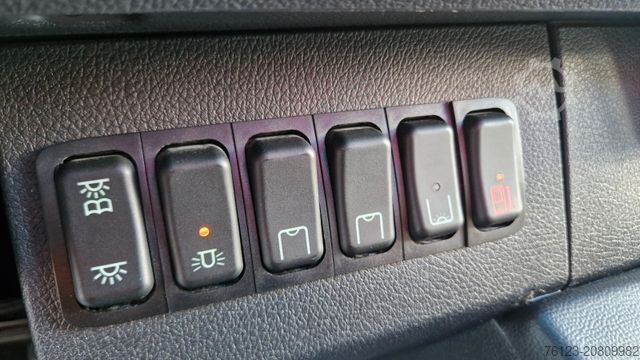 Minibus MERCEDES-BENZ 519 und 517 Glasdach XXL 20 Sitze Stock