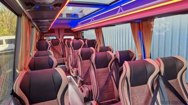 Minibus MERCEDES-BENZ 519 und 517 Glasdach XXL  20 Sitze Stock