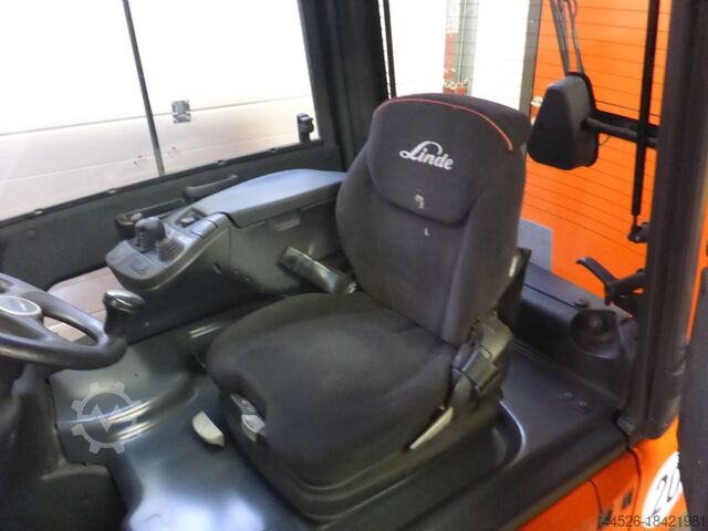 Stivuitor electric cu 4 roți Linde E20 PL-02