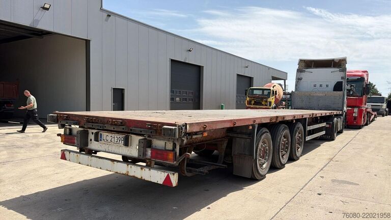 Atrelado da plataforma Schmitz Cargobull SK027PLUSFP (DISC BRAKES / MERCEDES AXLES)