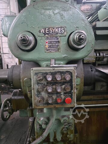 Gear hobbing machine Sykes 5E