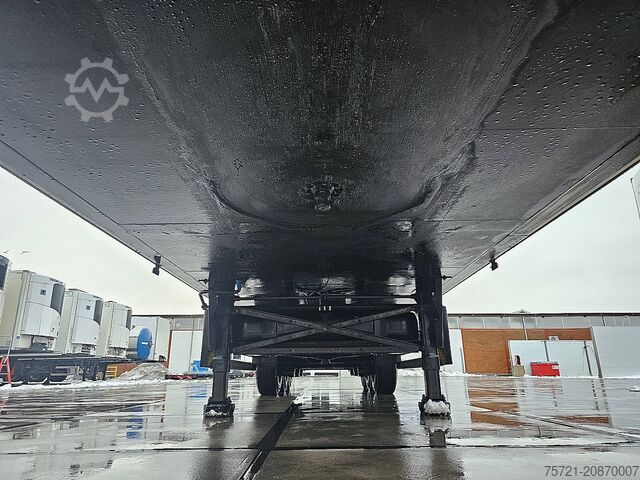 Transport chłodniczy/mrożony SCHMITZ SKO 24