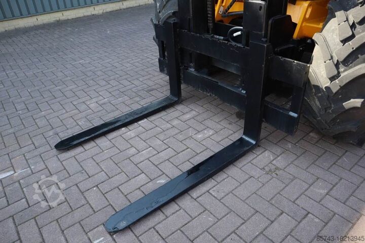 Carretilla elevadora todoterreno JCB 940-4 T4 Valid inspection, *Guarantee! Diesel, 4x4