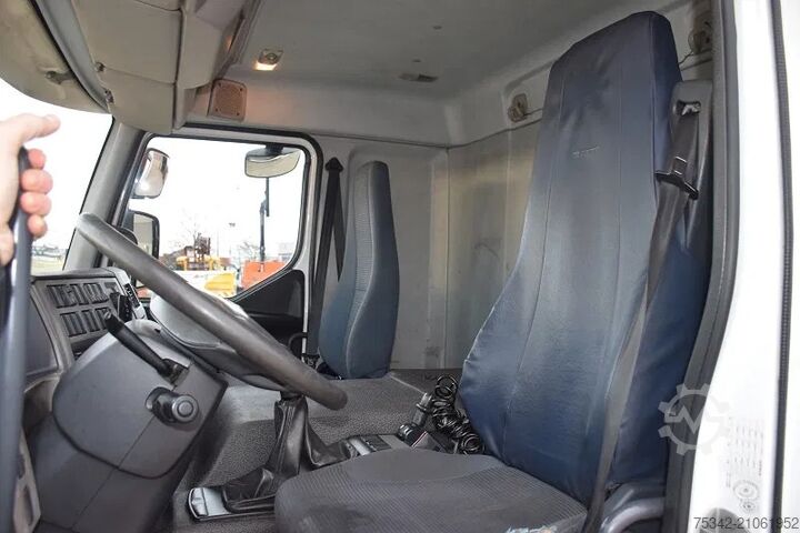 Resväska Volvo FE 300