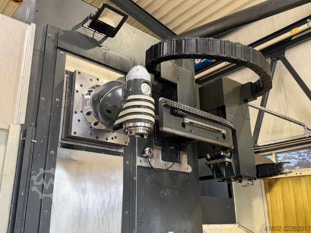 Fräsmaskin med bädd - Universal SORALUCE TR 35