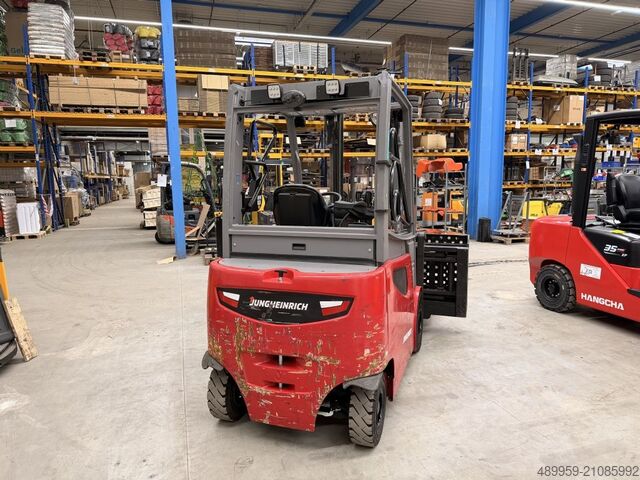 Elektrische vorkheftruck met 4 wielen Jungheinrich EFG 425k