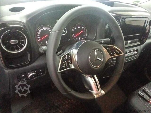 Minibus MERCEDES-BENZ Vito 119 Tourer PRO 4x4 lang STANDHZ AHK PDC KAM
