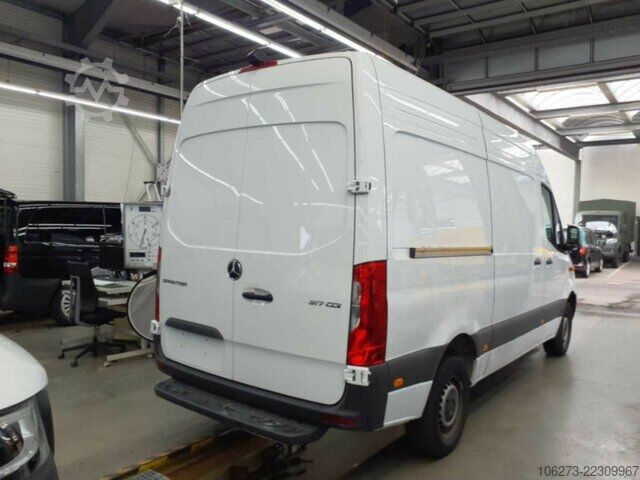 Furgoneta Mercedes-Benz Sprinter 317 CDI,L2H2,Automatik,Kamera,Navi