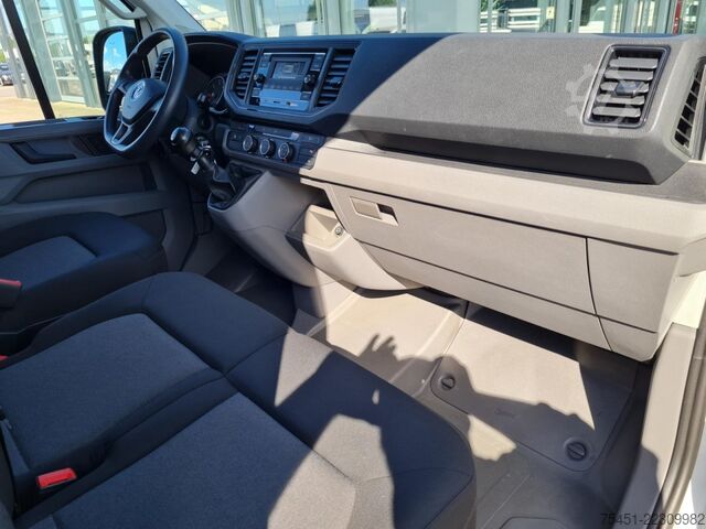 Fourgon tôlé VW Crafter 35 Kasten MR Holzladeboden TEMPOMAT PDC