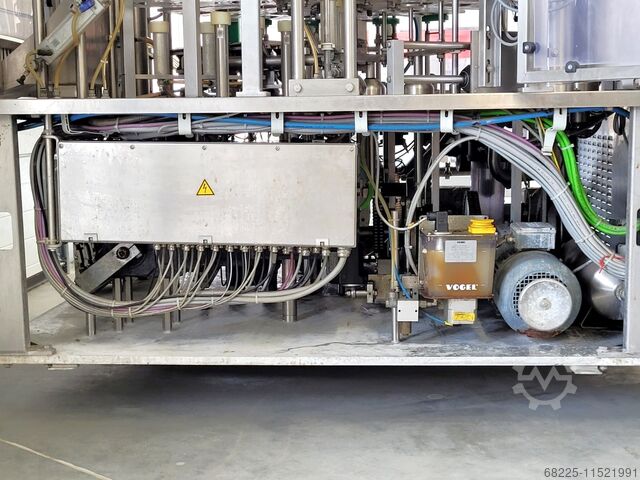 3-torowa maszyna do napełniania i zamykania. Grunwald-HITTPAC AKH-059/3